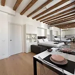 Gold's House Апартаменты *
