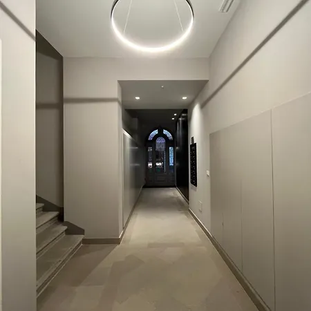 Апартаменты Gold's House